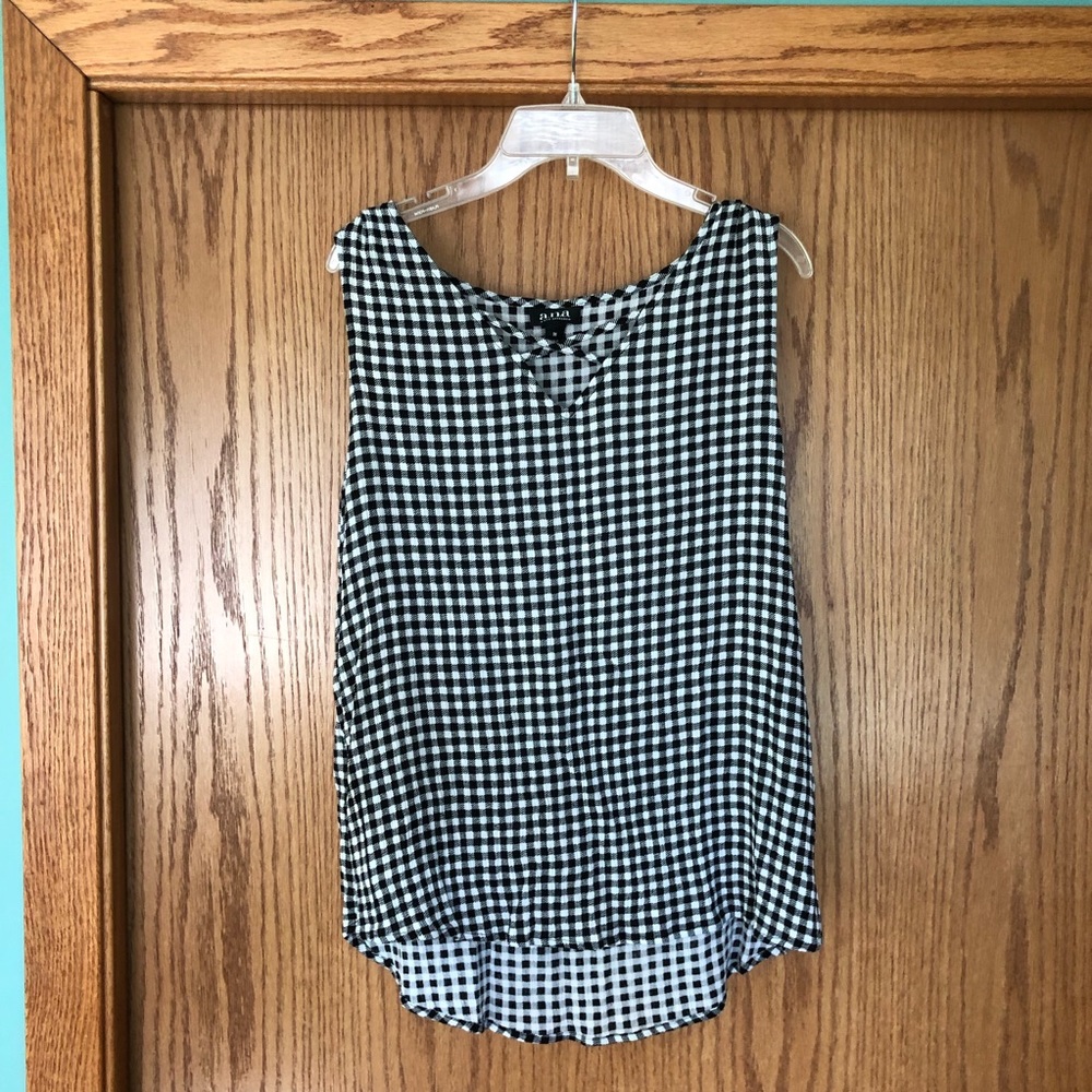 a.n.a. Gingham Sleeveless Criss Cross Top Sz M
